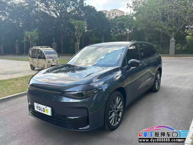 25年零跑C10轿车抵押车出售