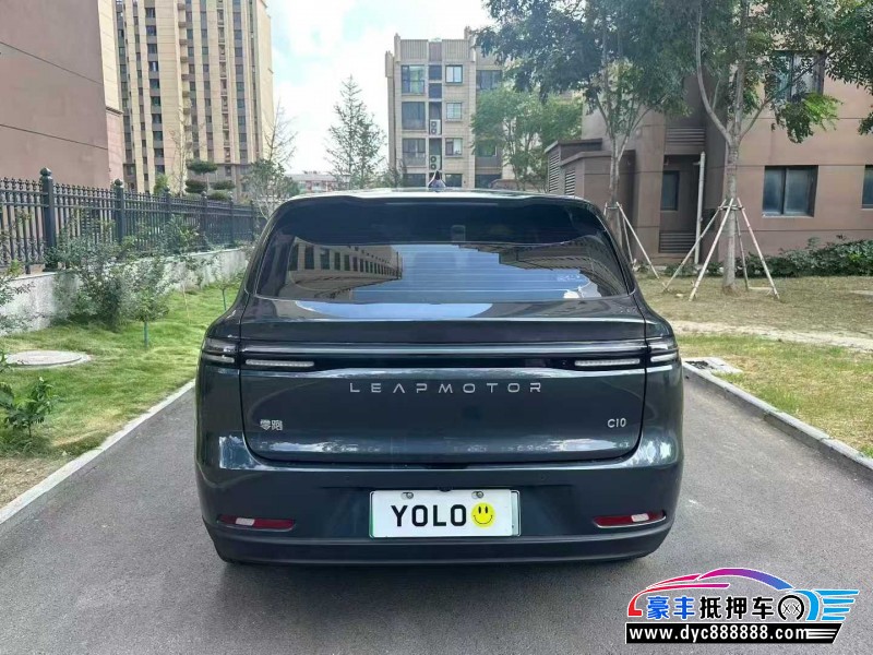 25年零跑C10轿车抵押车出售