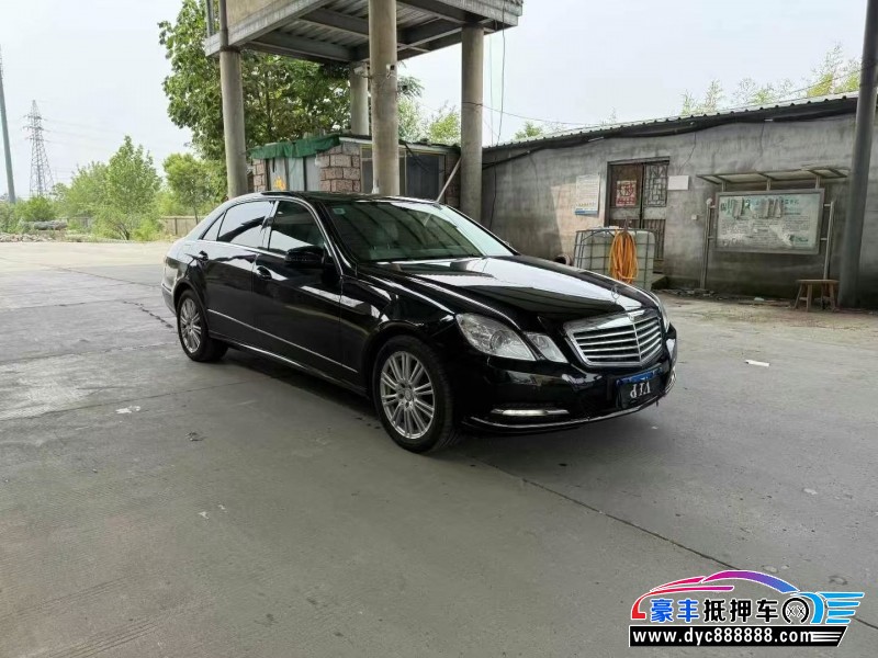 13年奔驰E轿车抵押车出售