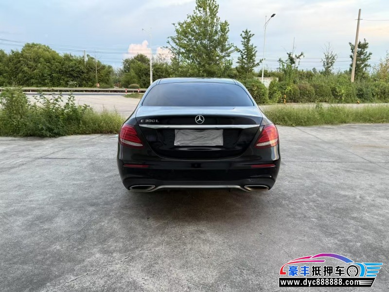 18年奔驰E轿车抵押车出售