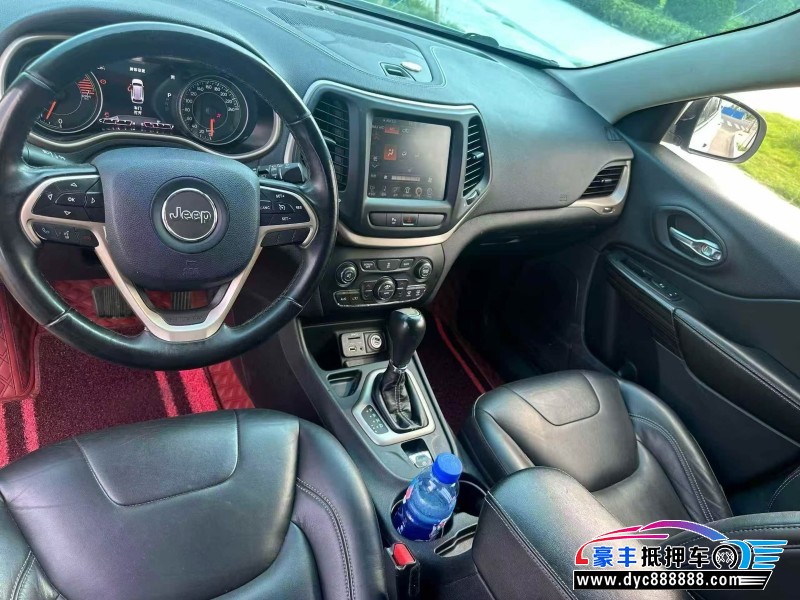 17年Jeep自由光SUV抵押车出售