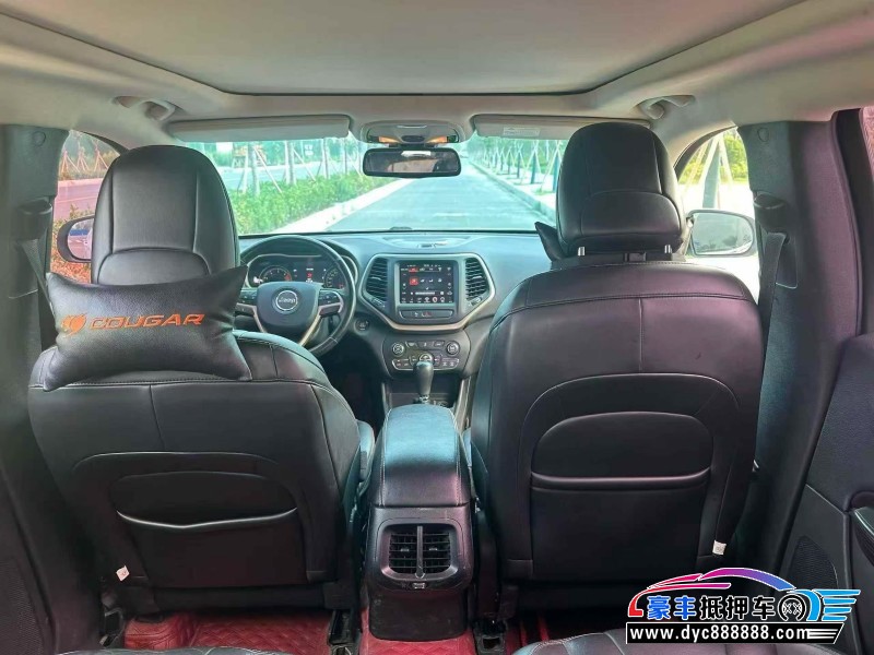 17年Jeep自由光SUV抵押车出售