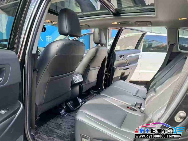 21年丰田汉兰达轿车抵押车出售