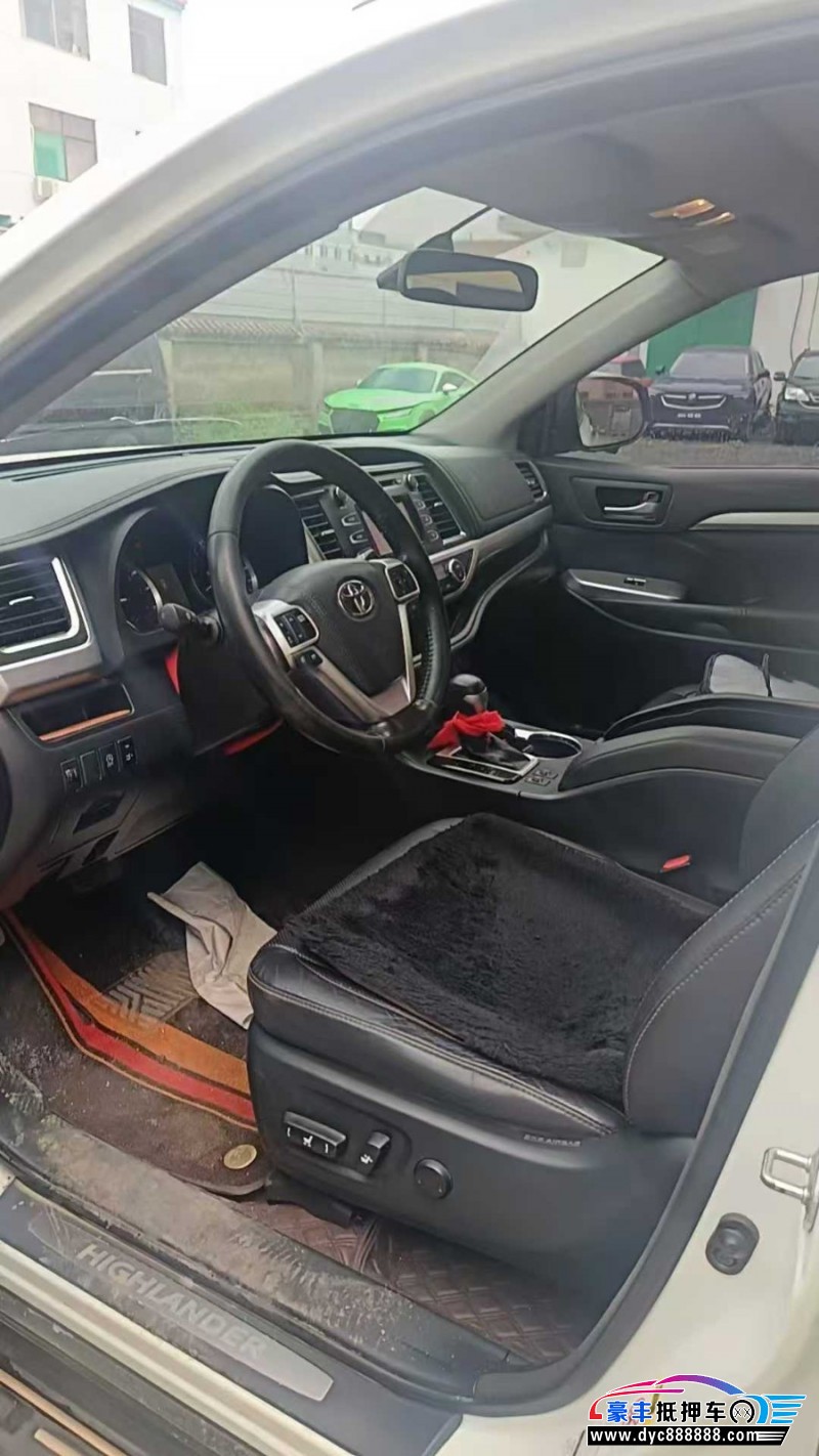 17年丰田汉兰达轿车抵押车出售