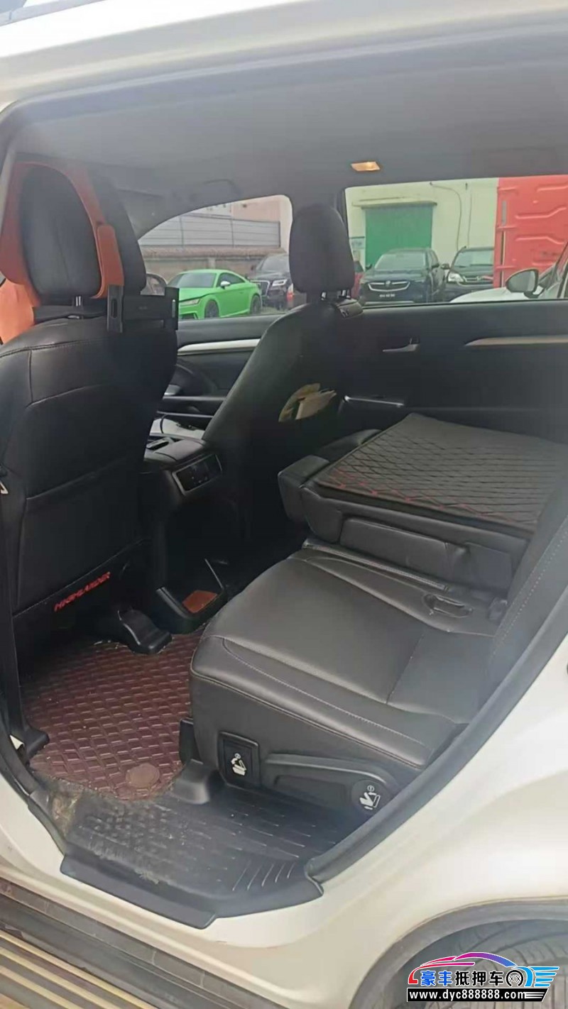 17年丰田汉兰达轿车抵押车出售