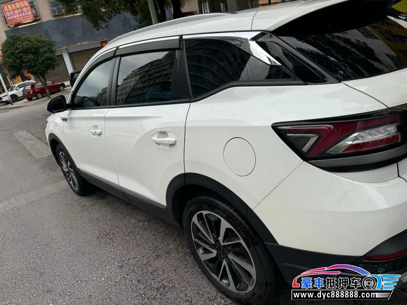 22年东风AX7轿车抵押车出售