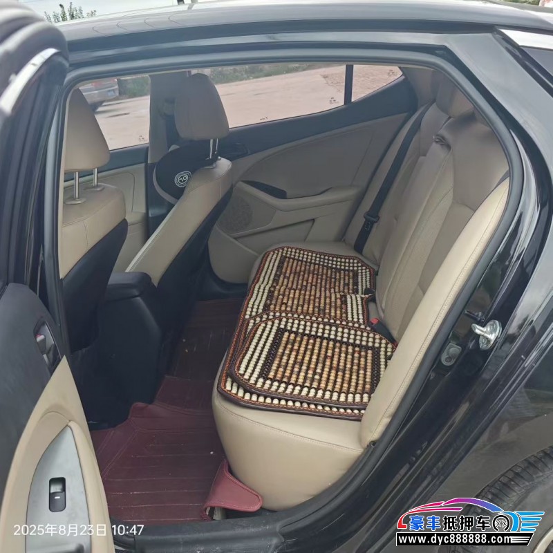 16年起亚K5轿车抵押车出售