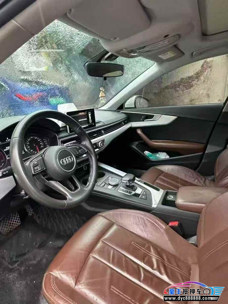 17年奥迪A4L轿车抵押车出售