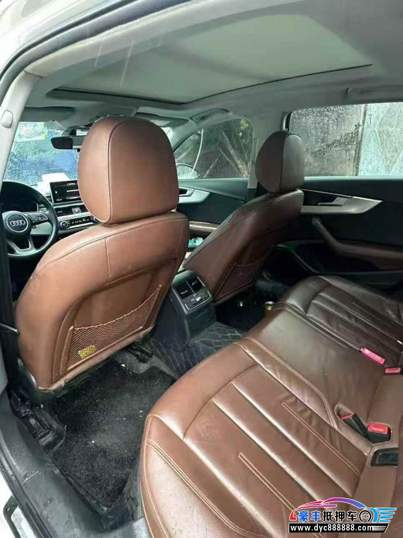 17年奥迪A4L轿车抵押车出售