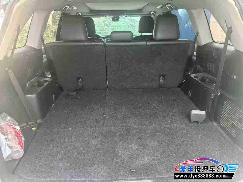 18年丰田汉兰达轿车抵押车出售