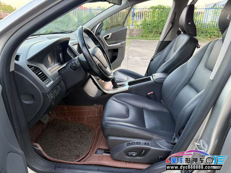 15年沃尔沃XC60轿车抵押车出售