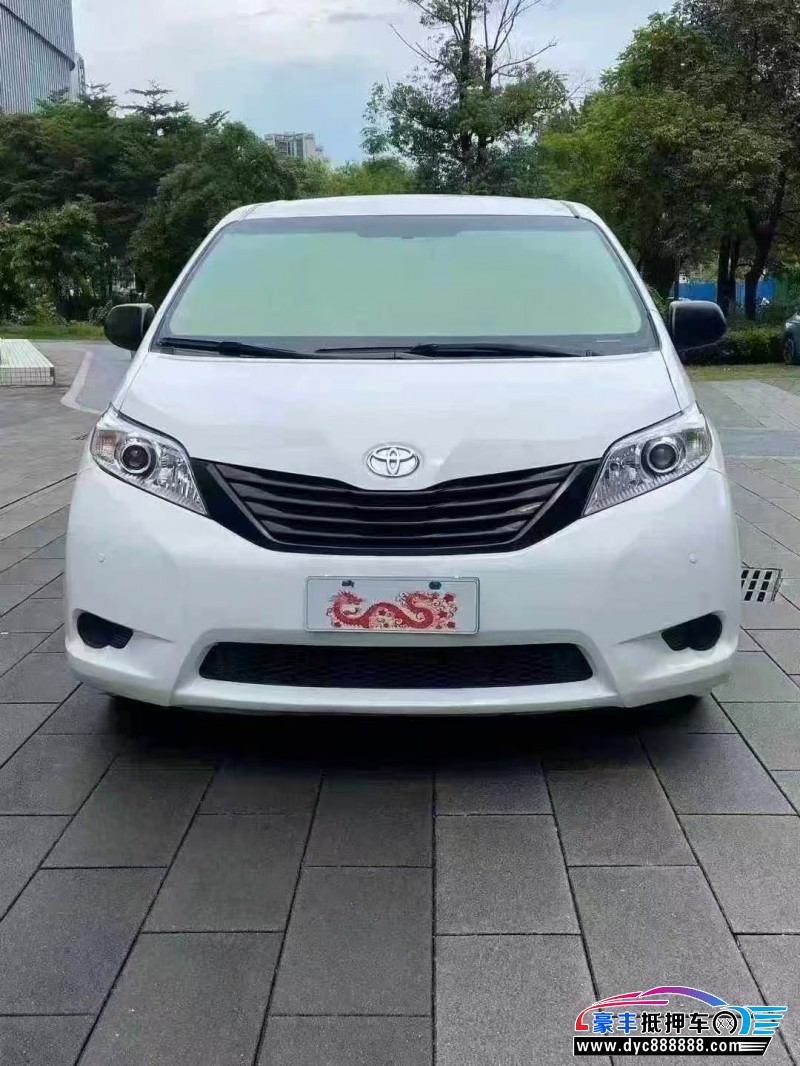 15年丰田塞纳轿车抵押车出售