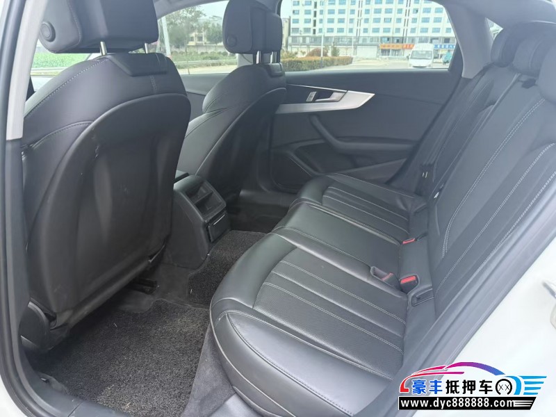 24年奥迪A4L轿车抵押车出售