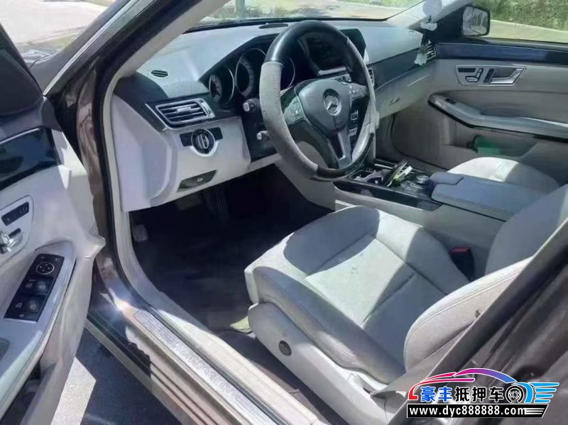 13年奔驰E轿车抵押车出售