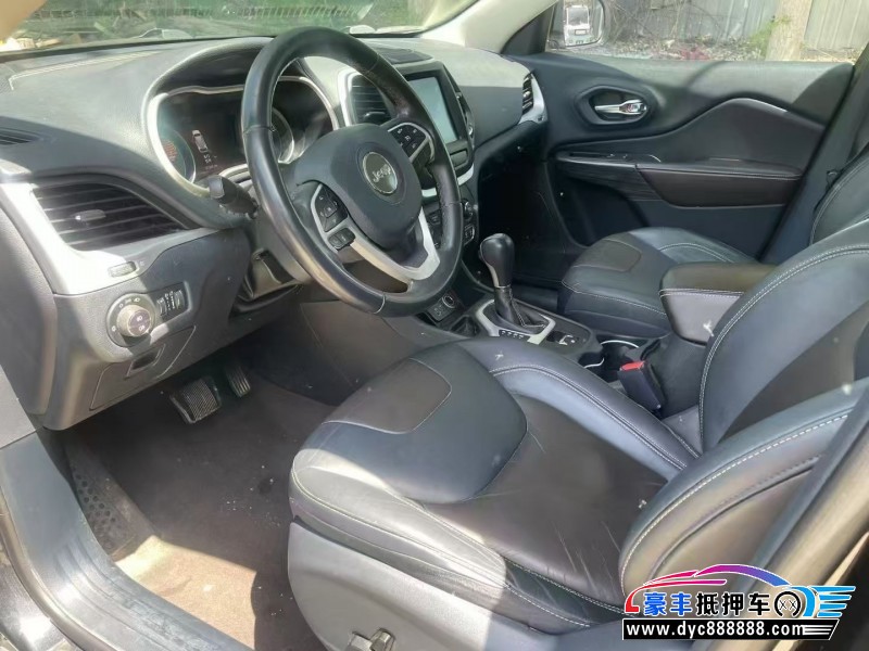 17年Jeep自由光SUV抵押车出售