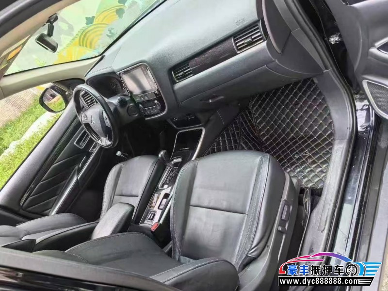 19年三菱欧蓝德轿车抵押车出售