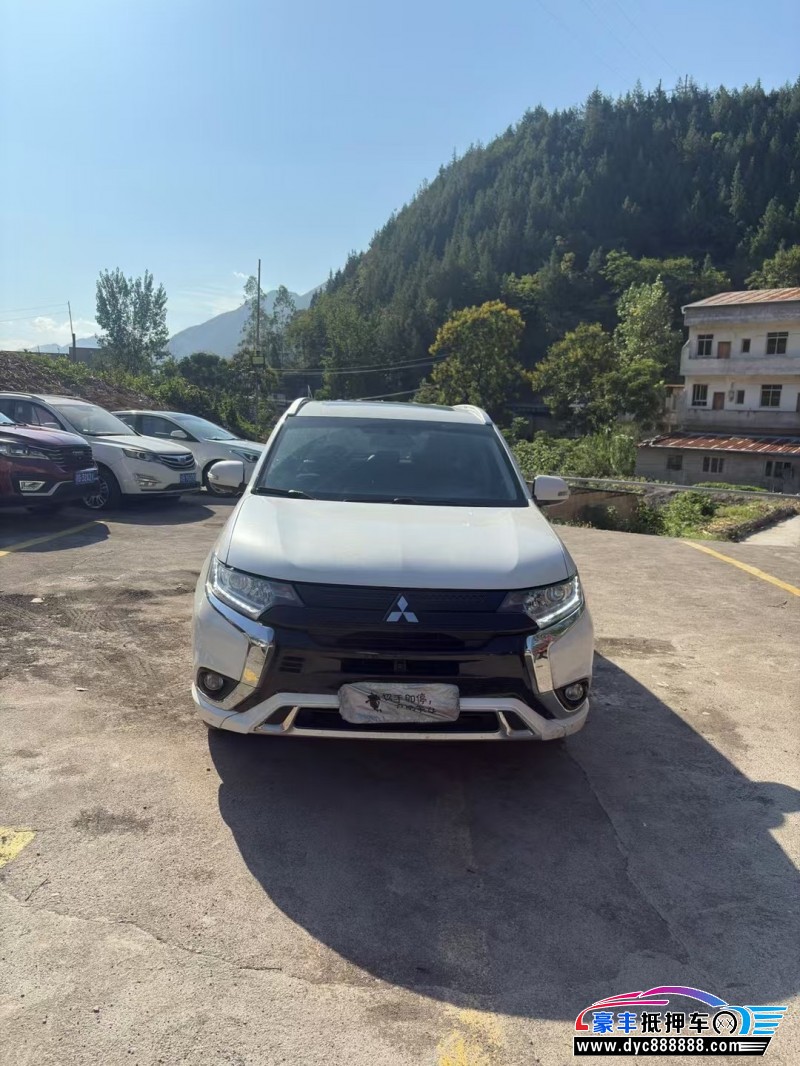 21年三菱欧蓝德轿车抵押车出售