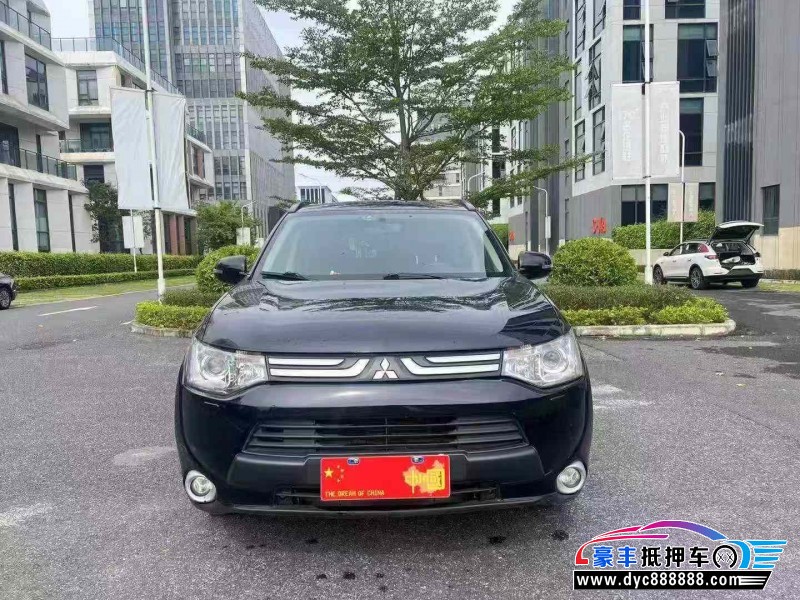 14年三菱欧蓝德轿车抵押车出售