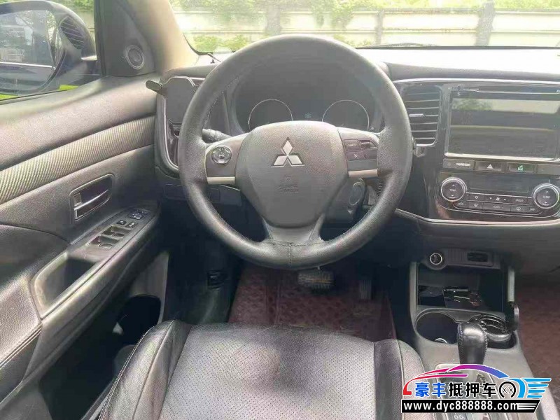 14年三菱欧蓝德轿车抵押车出售