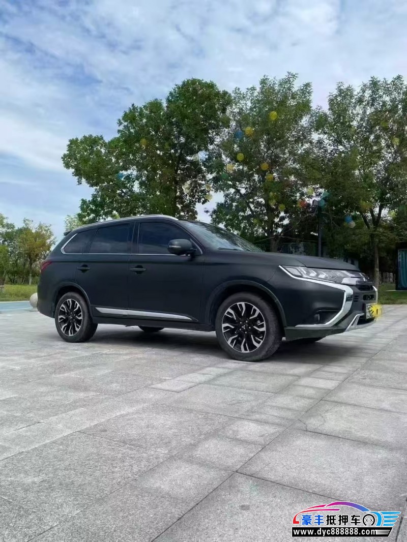 20年三菱欧蓝德轿车抵押车出售