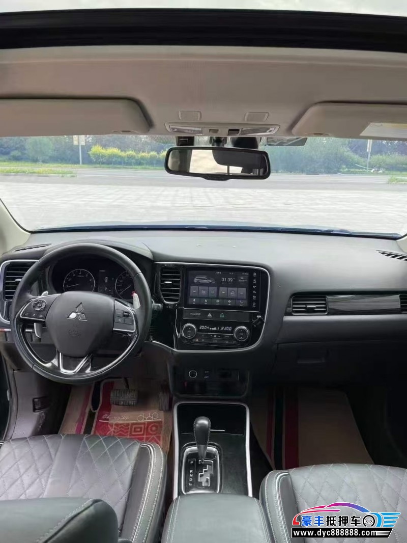 20年三菱欧蓝德轿车抵押车出售