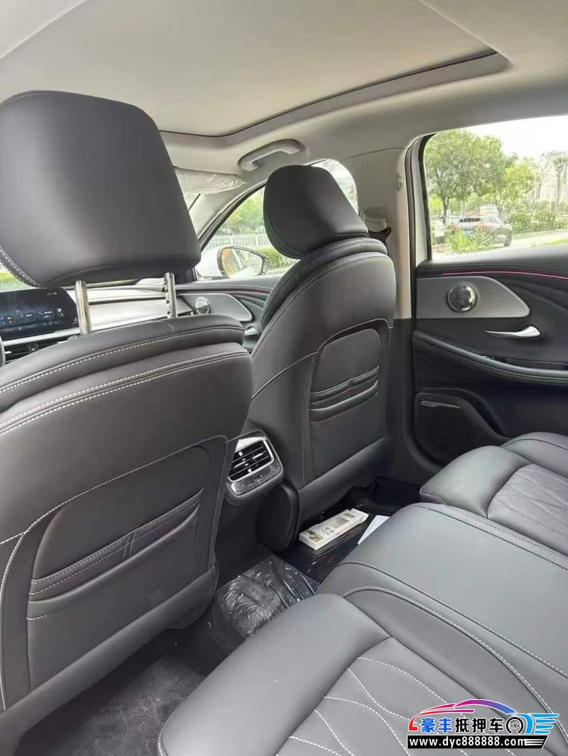 25年奇瑞艾瑞泽轿车抵押车出售