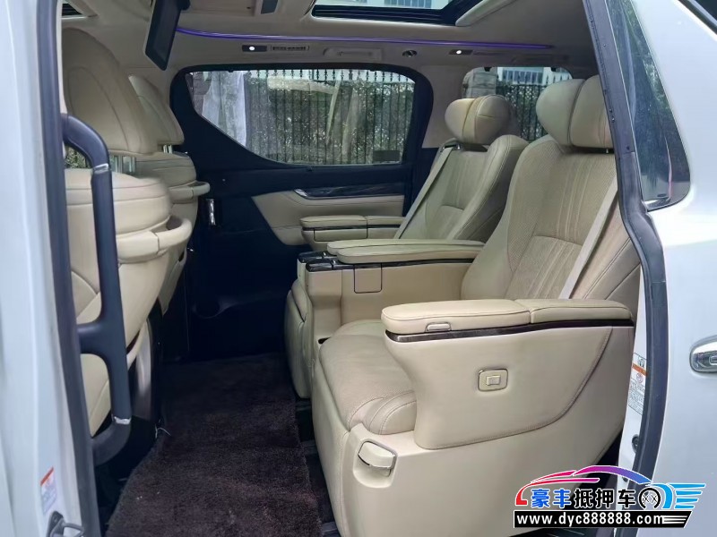 19年丰田埃尔法轿车抵押车出售