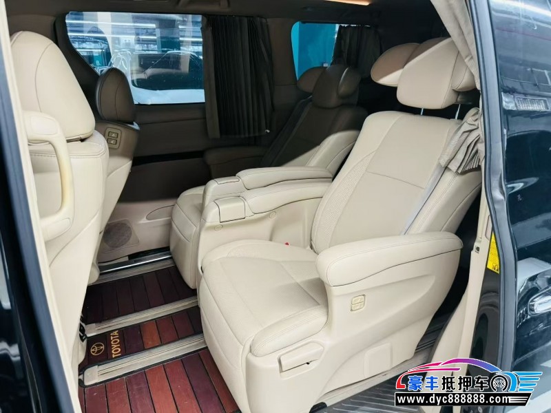 15年丰田埃尔法轿车抵押车出售