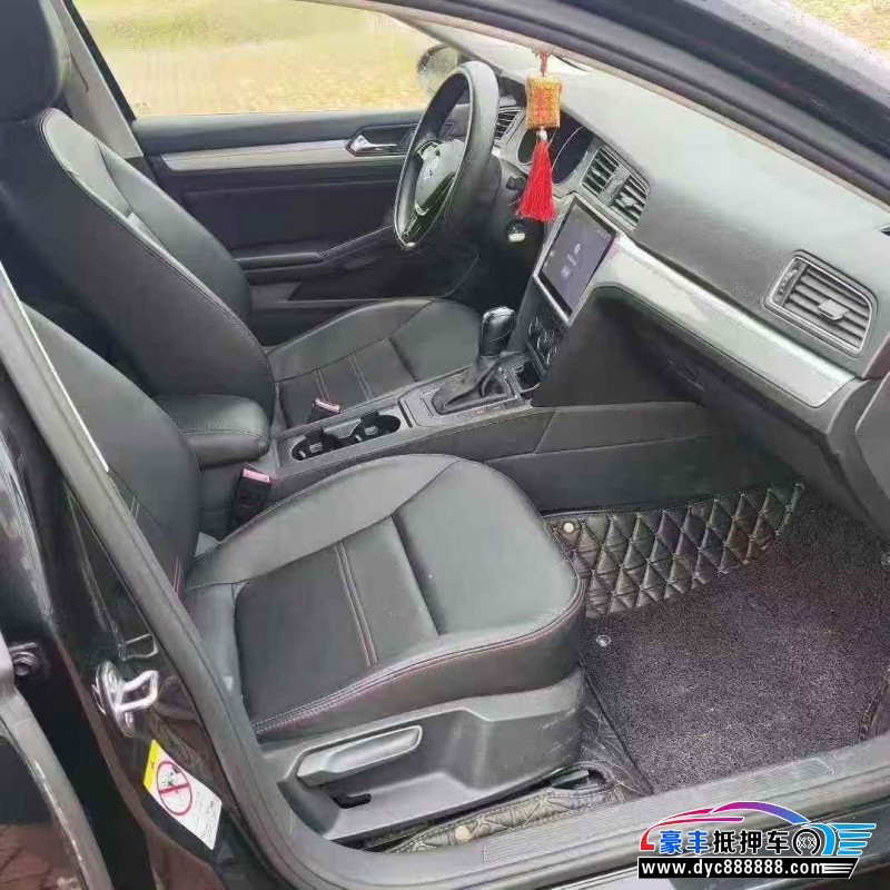 17年大众凌渡轿车抵押车出售