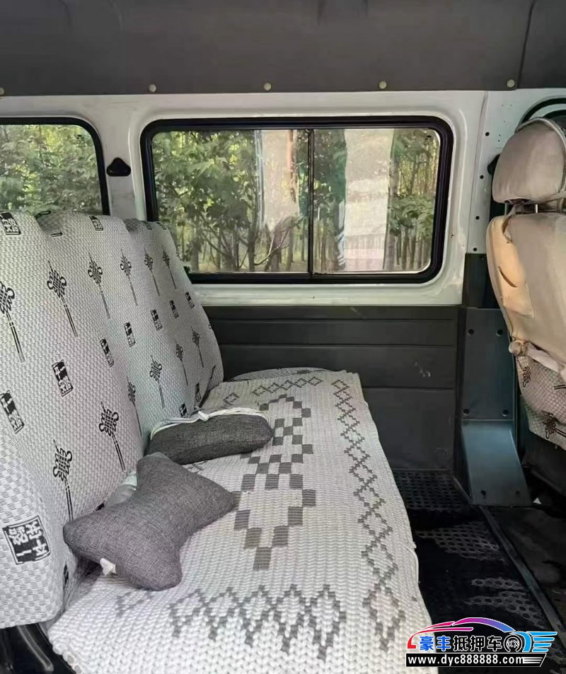 14年福特全顺轿车抵押车出售