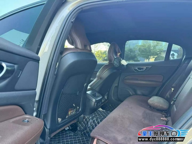 20年沃尔沃S60轿车抵押车出售