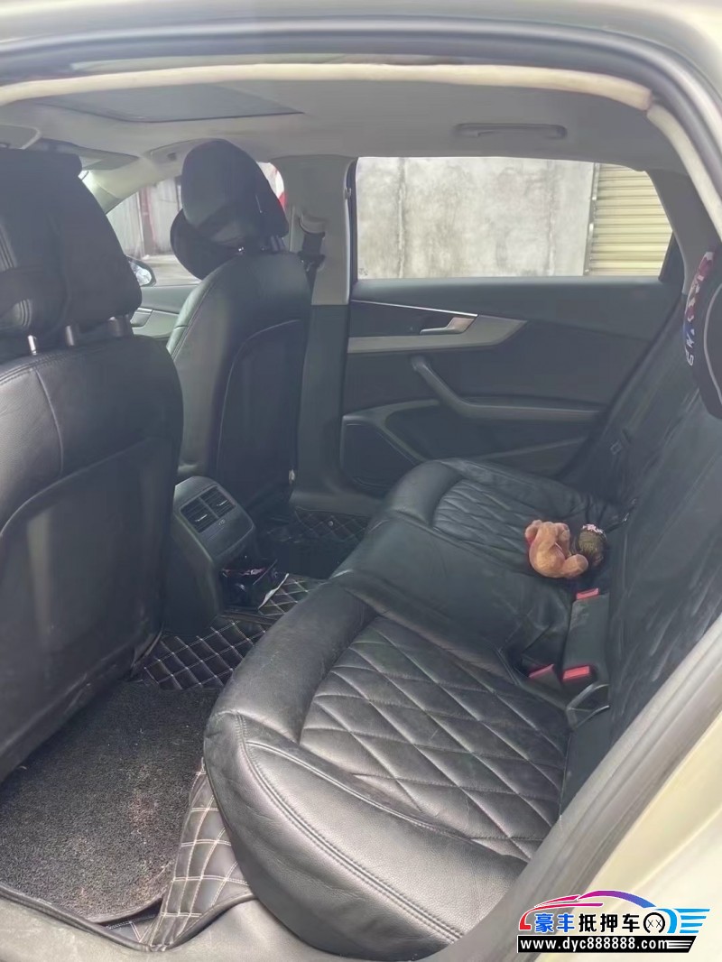 18年奥迪A4轿车抵押车出售