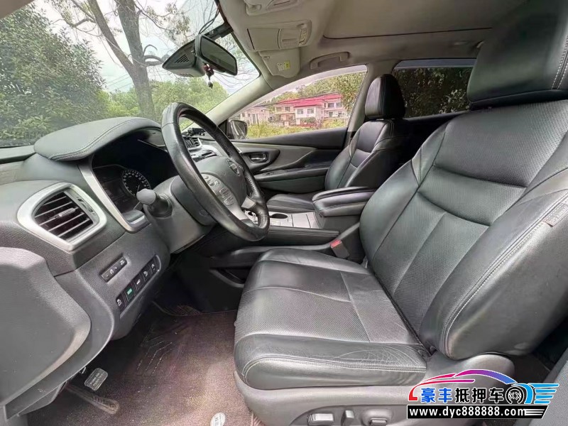 16年日产楼兰轿车抵押车出售