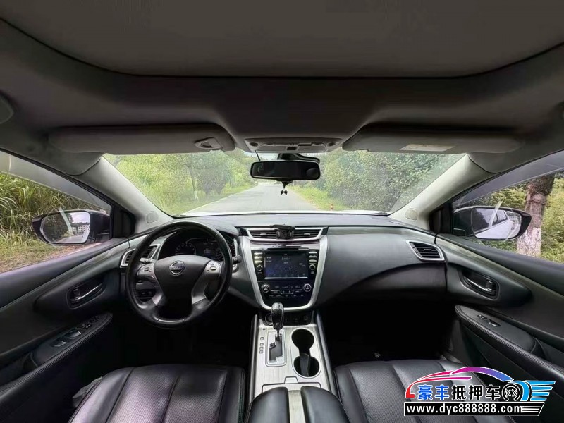 16年日产楼兰轿车抵押车出售