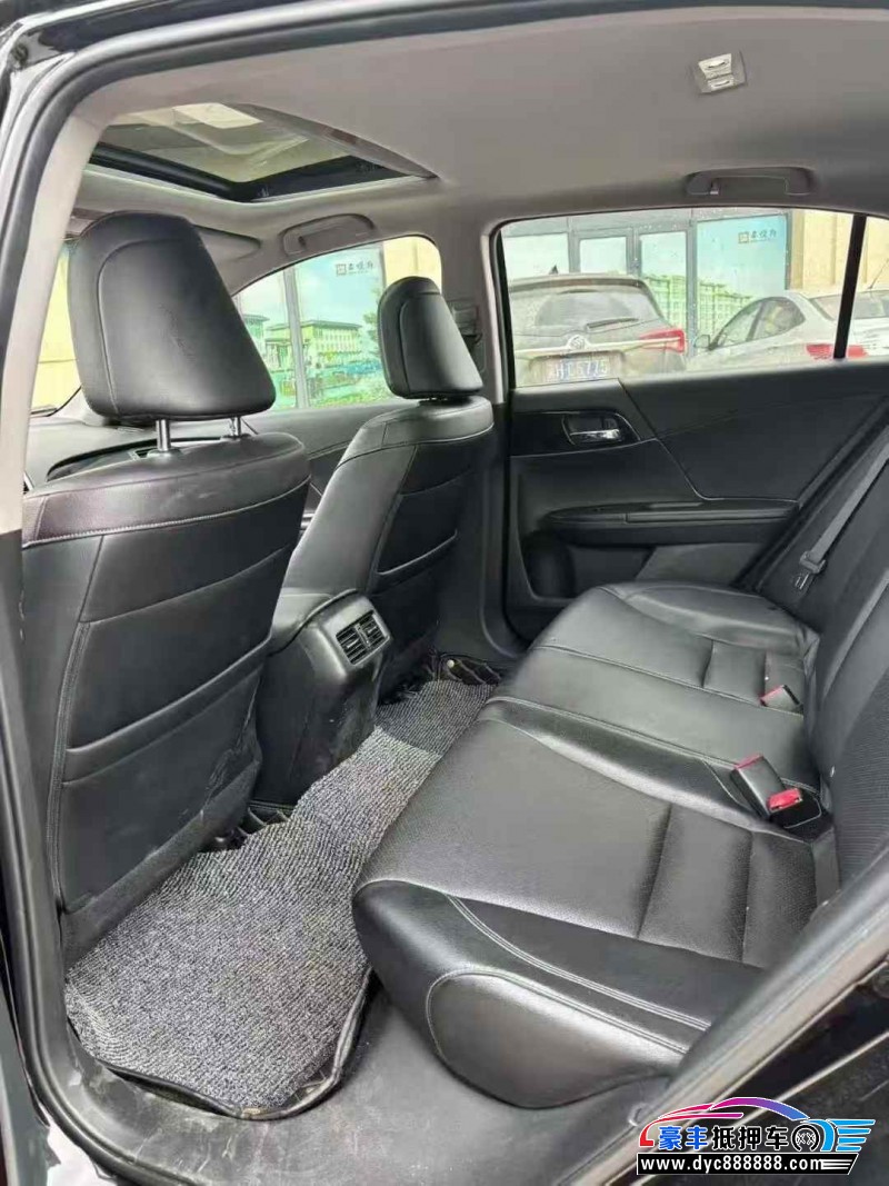 17年本田雅阁轿车抵押车出售