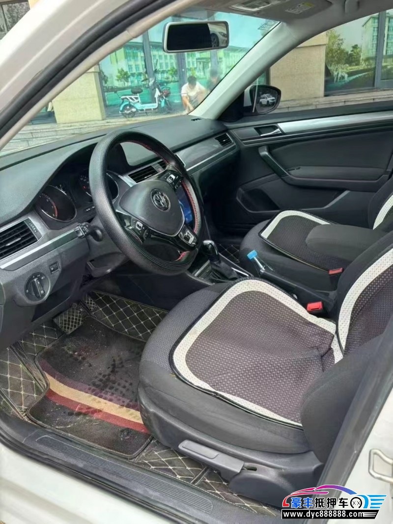 20年大众宝来轿车抵押车出售