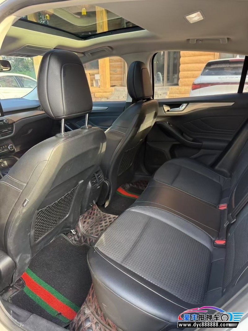 20年福特福克斯轿车抵押车出售