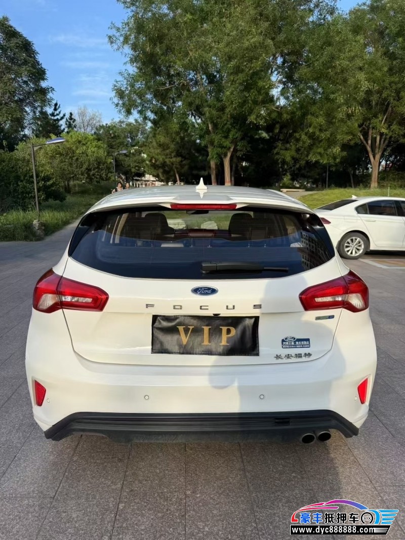 20年福特福克斯轿车抵押车出售