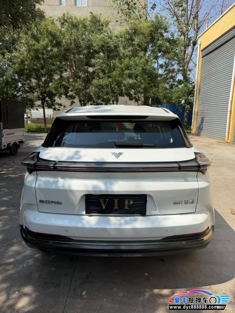 23年哪吒U轿车抵押车出售