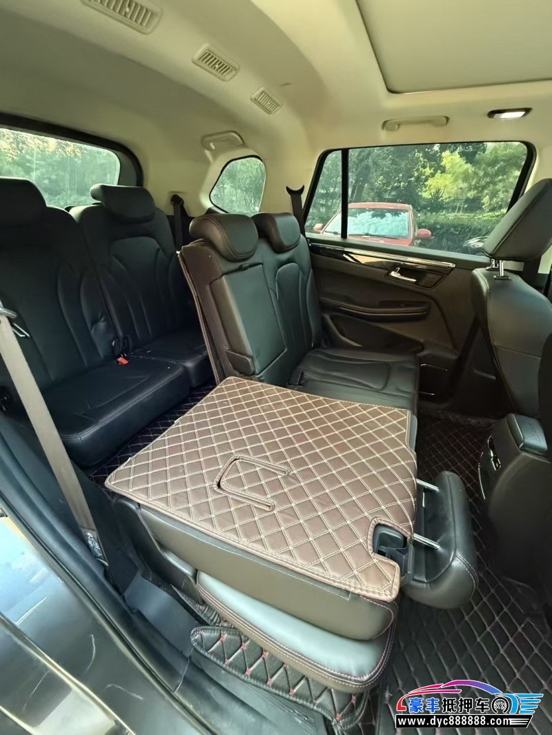 20年SWM斯威汽车G05轿车抵押车出售