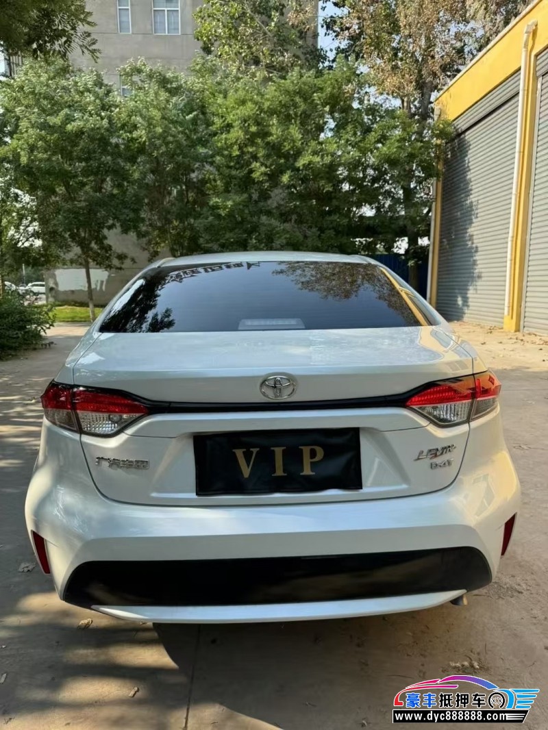 22年丰田雷凌轿车抵押车出售