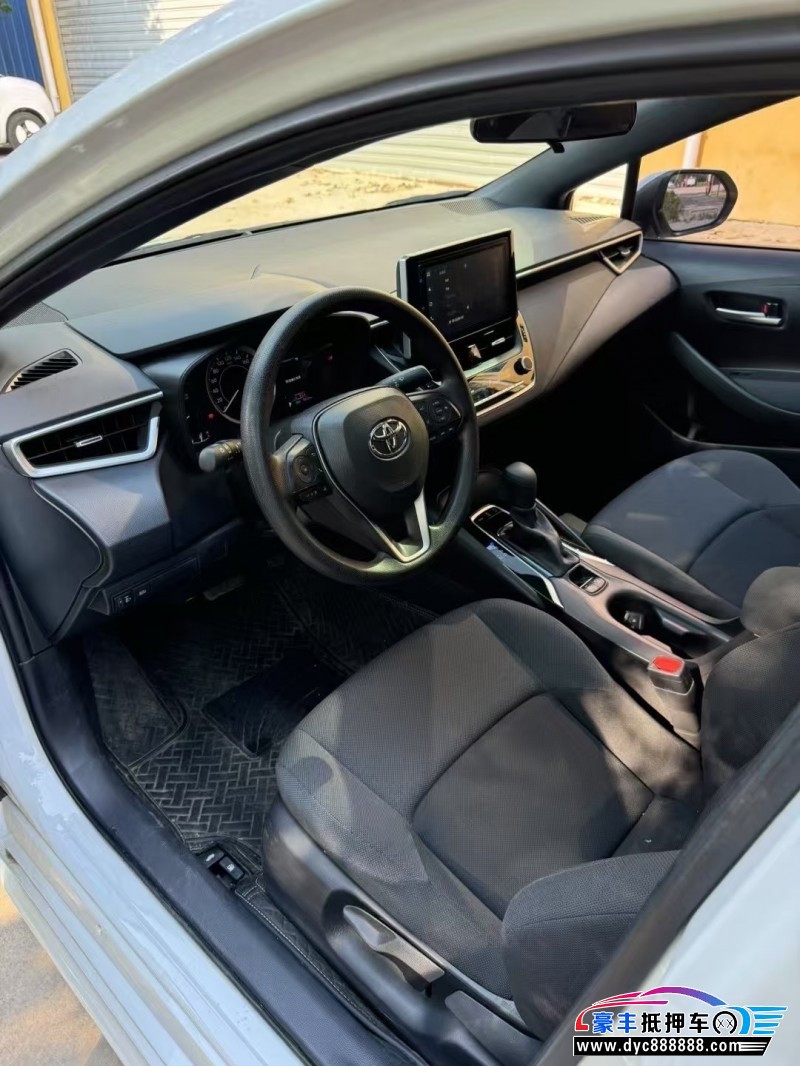 22年丰田雷凌轿车抵押车出售