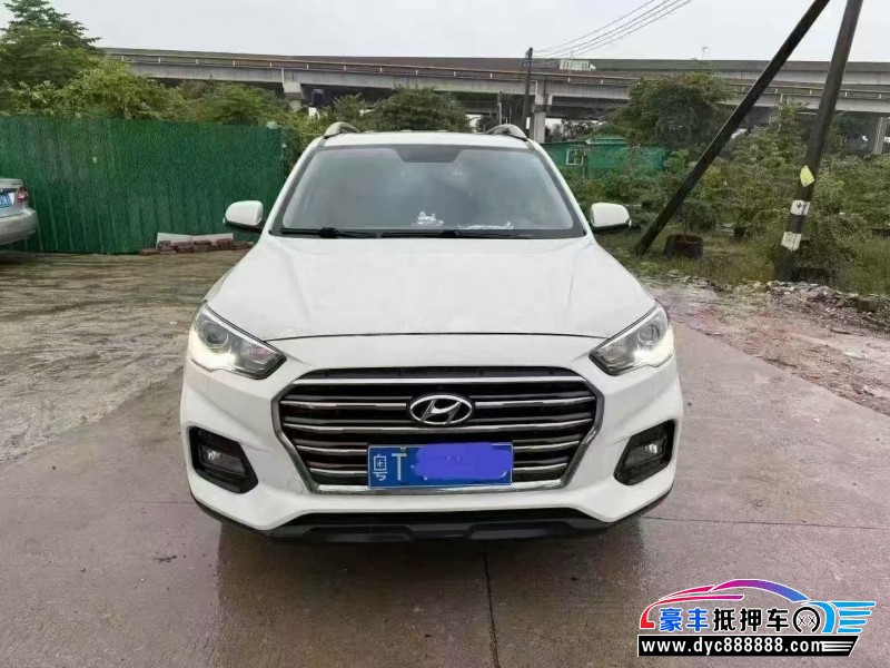 18年现代ix35轿车抵押车出售