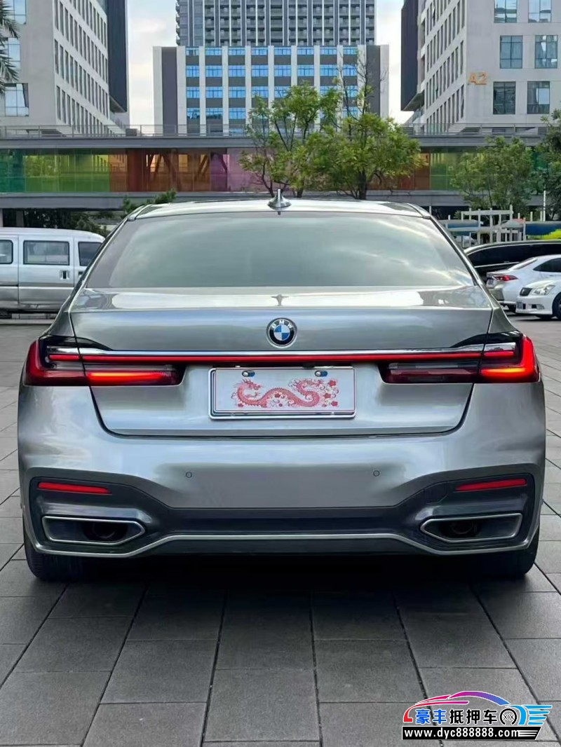 21年宝马7系轿车抵押车出售