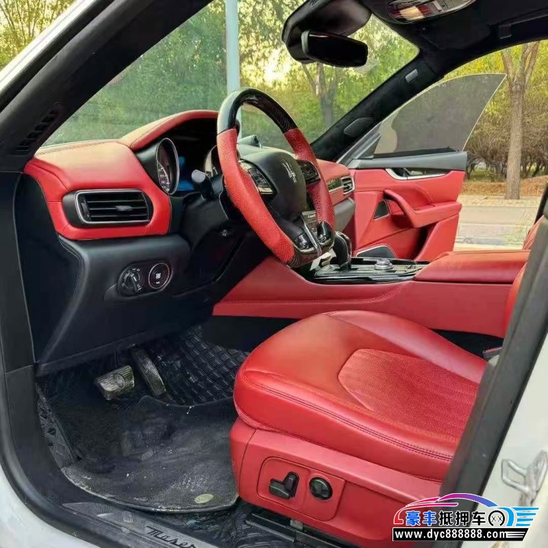 18年玛莎拉蒂莱万特轿车抵押车出售