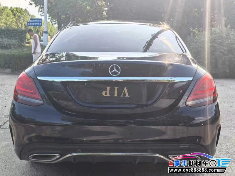 20年奔驰C轿车抵押车出售