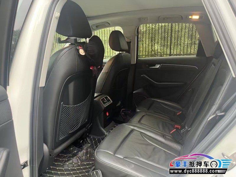 17年奥迪Q5轿车抵押车出售