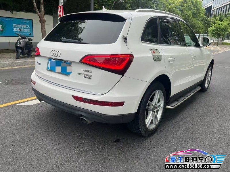 17年奥迪Q5轿车抵押车出售