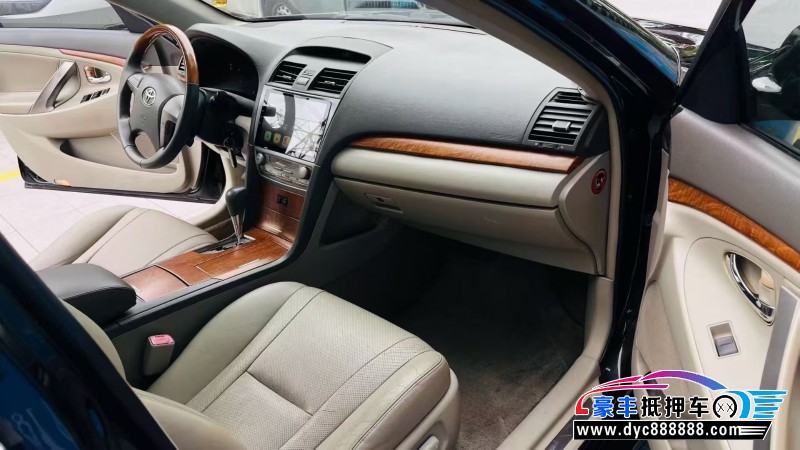 10年丰田凯美瑞轿车抵押车出售