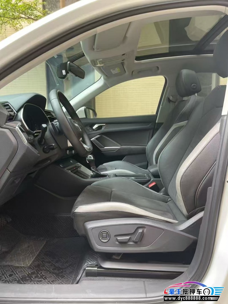 23年奥迪Q3轿车抵押车出售